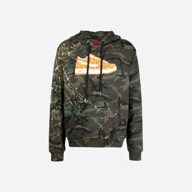 8-BIT BY MOSTLY HEARD RARELY SEEN - CAMO SNEAKER GRAPHIC HOODIE