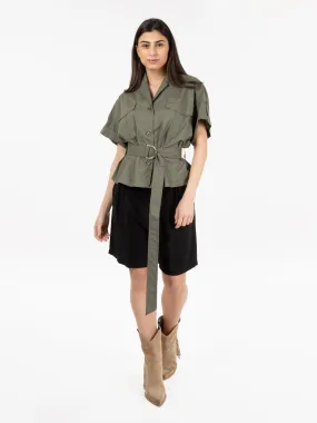 Camicia a maniche corte con cintura militare