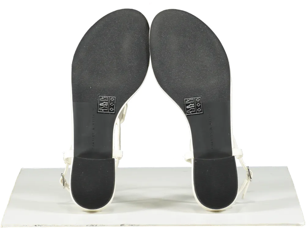 Charles & Keith White Koa Thong Sandals UK 4 EU 37 👠