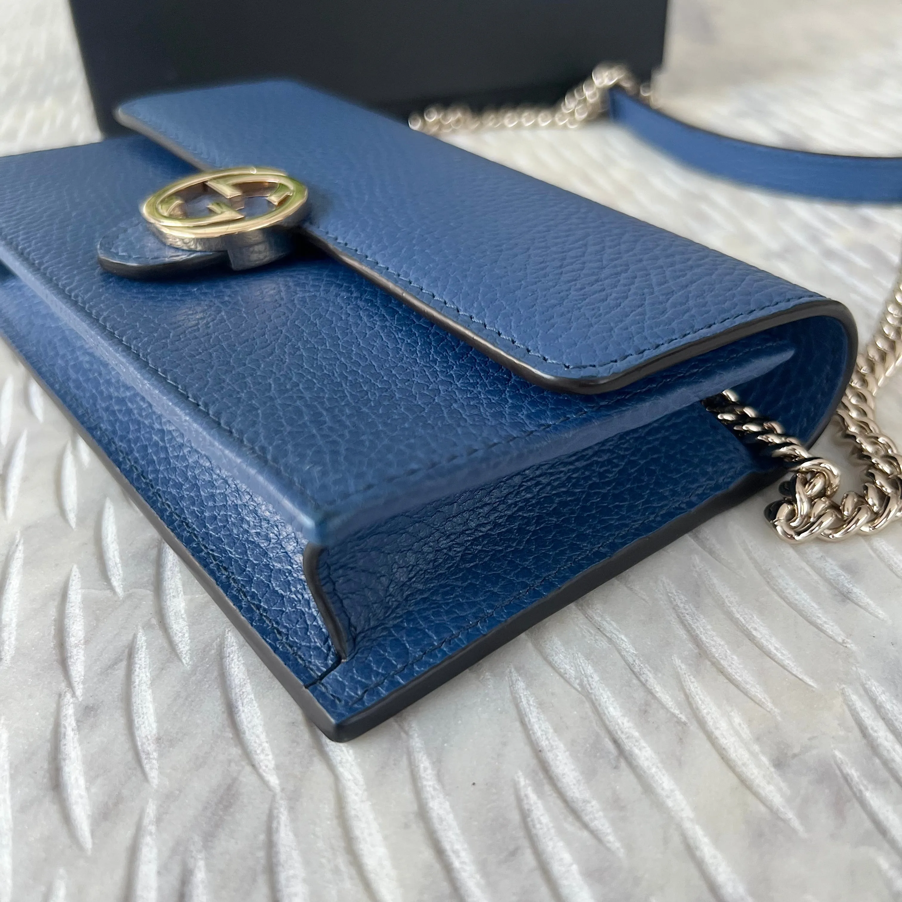 Gucci Interlocking GG Wallet On Chain Bag