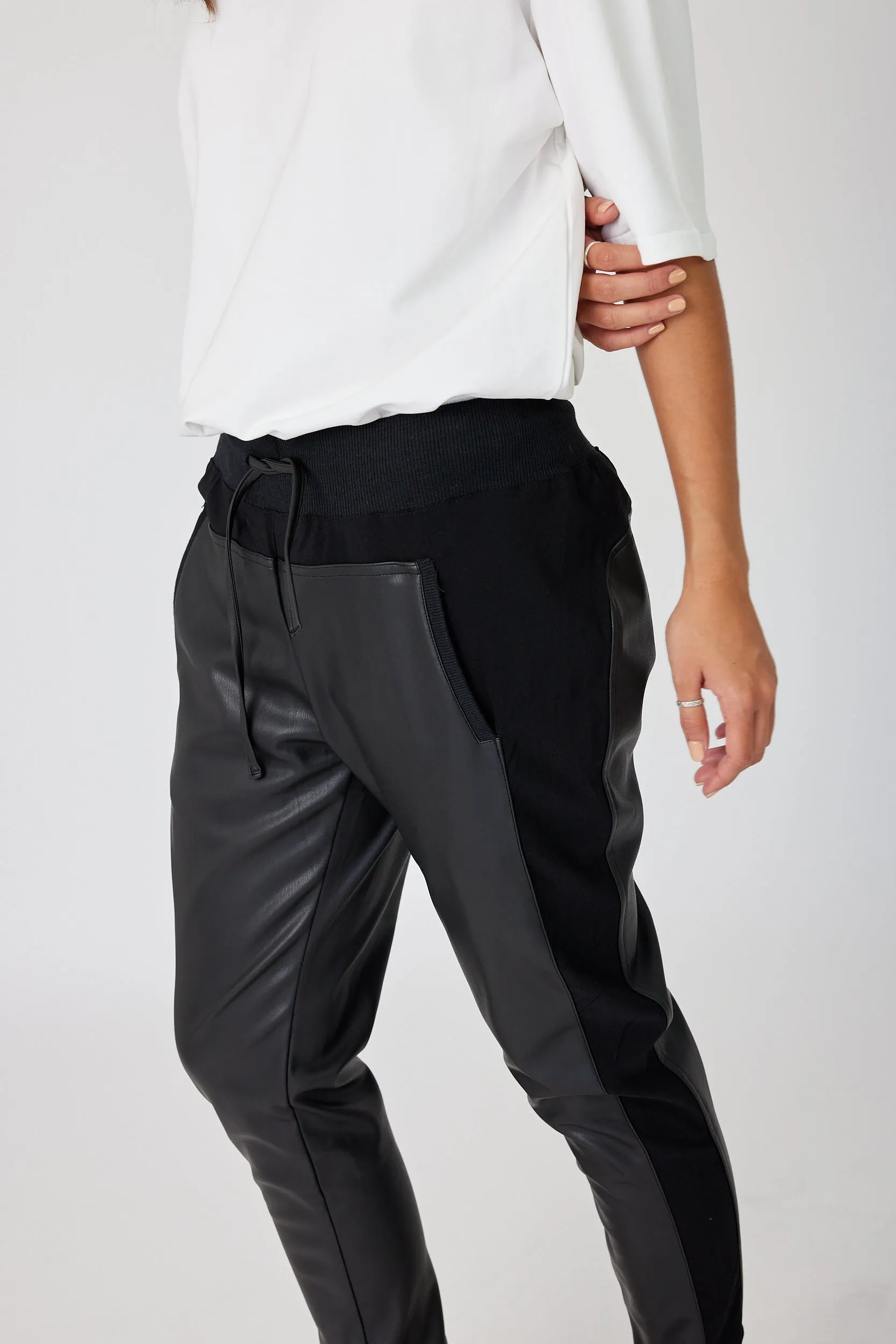 JOEY Pants Vegan Leather Black