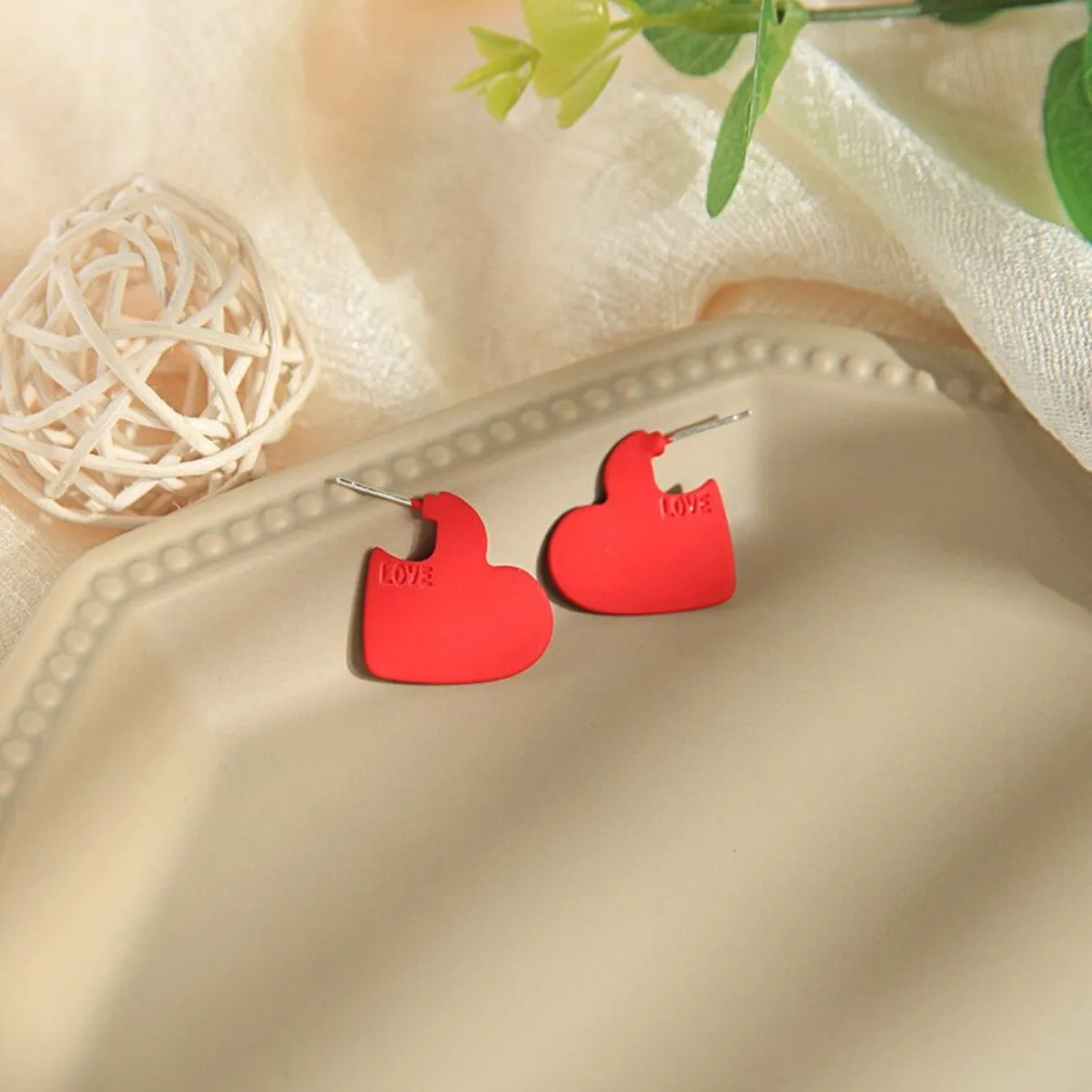 Simple Red & Black Coating Heart Stud Earrings